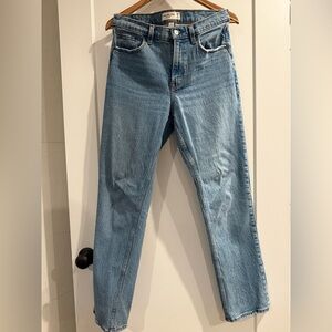 Abercrombie & Fitch The Straight Leg Mid rise Jeans